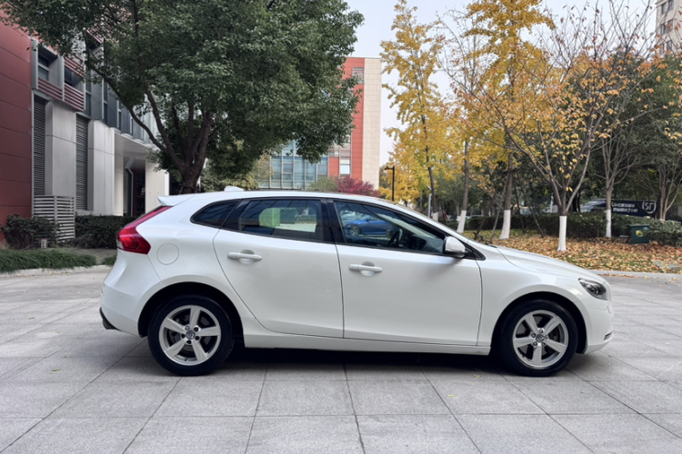 沃尔沃V40 2016款 T3 智逸版车身外观6001