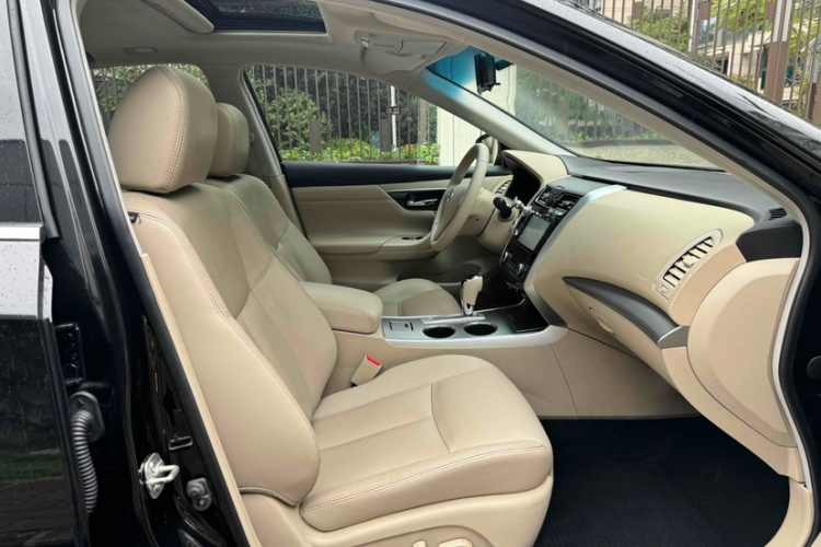 日产 天籁 2016款 改款 2.0L XL舒适版局部细节41