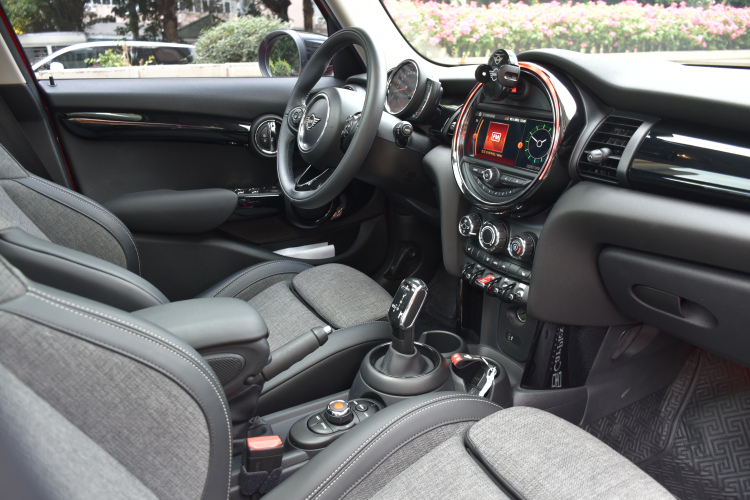 MINI 2019款 1.5T COOPER 经典派 五门版中控内饰7001