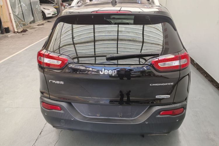 Jeep 自由光 2016款 2.4L 领先版车身外观6013