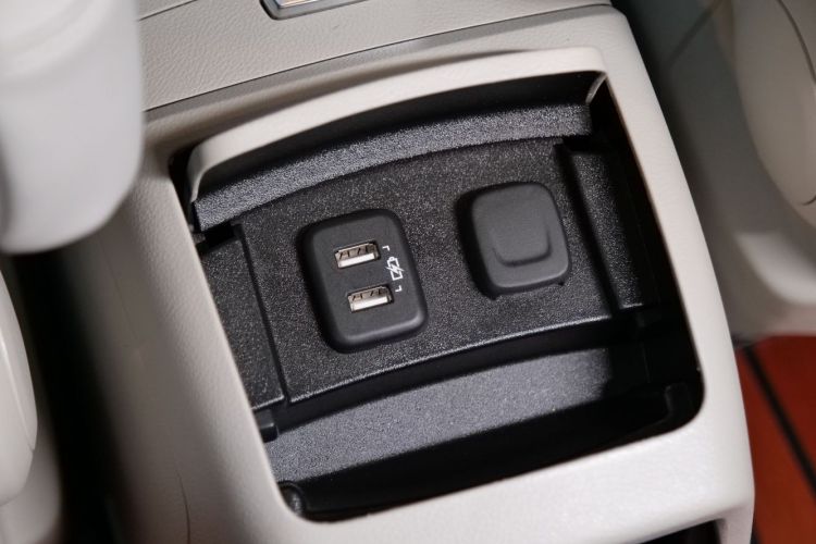 别克GL8 2023款 陆上公务舱 智享型中控内饰7015