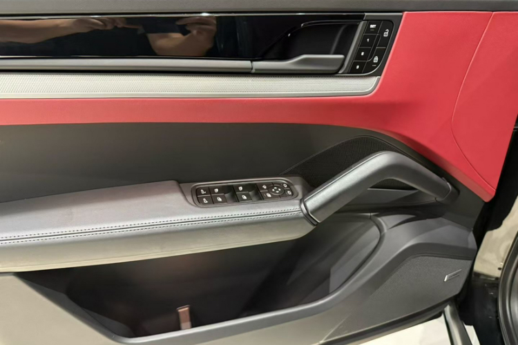 保时捷 2025款 Cayenne 3.0T中控内饰7007