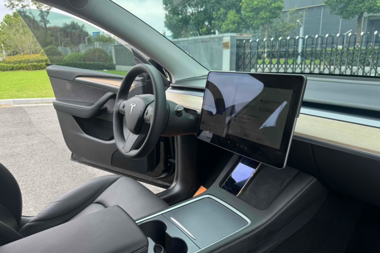 特斯拉 Model Y 2021款 标准续航后驱版中控内饰7009
