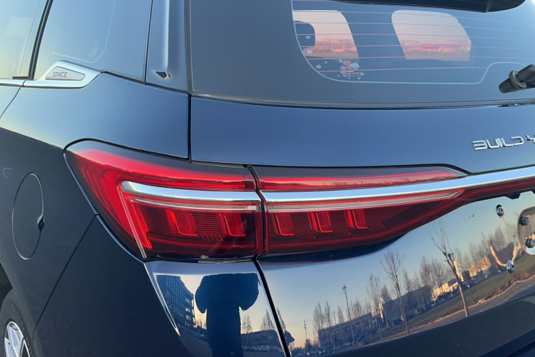 比亚迪 宋MAX 2021款 升级版 1.5T 自动旗舰型 6座局部细节9008