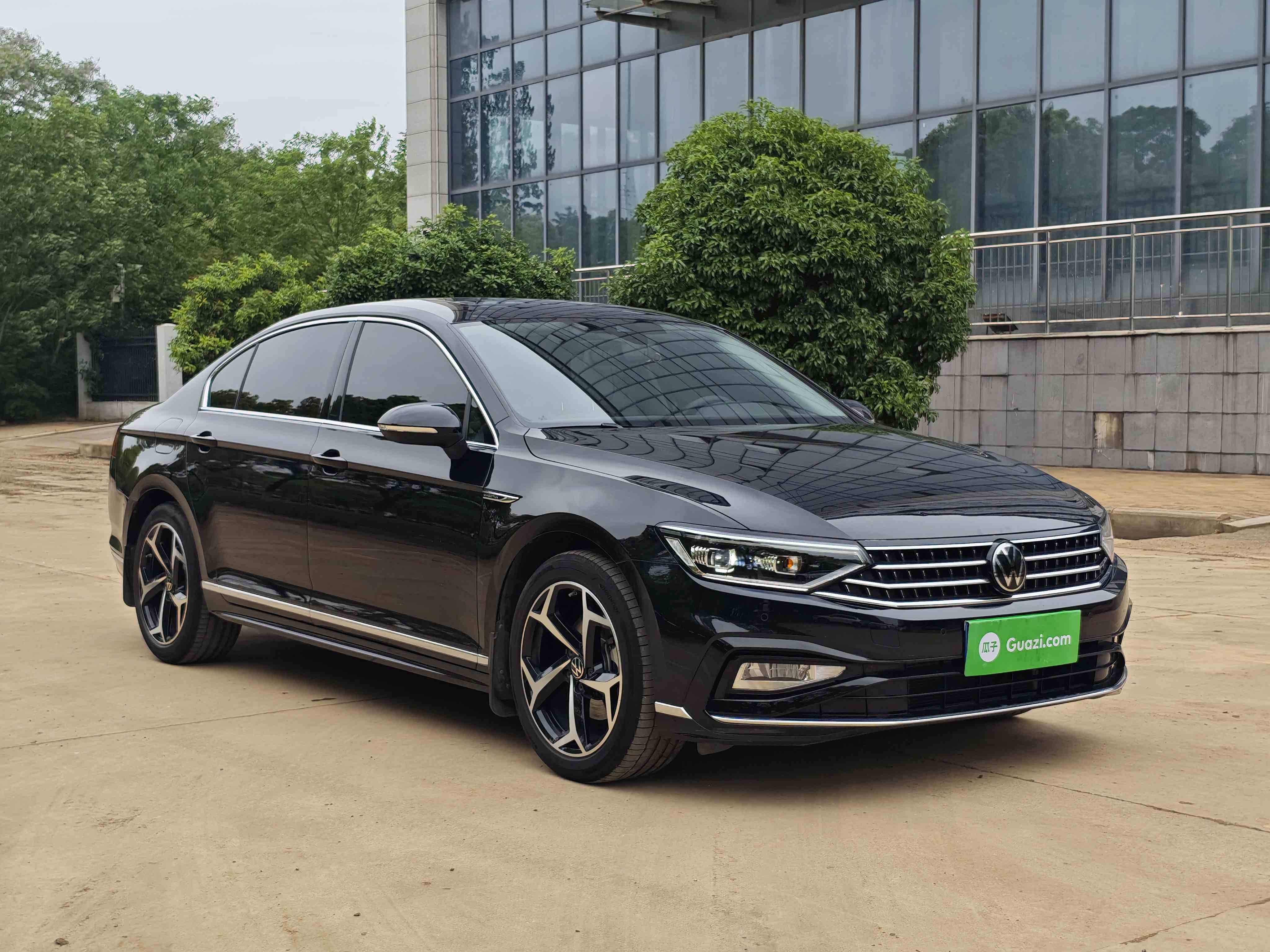 大众 迈腾 2023款 200万辆纪念版 330TSI DSG豪华型(3)