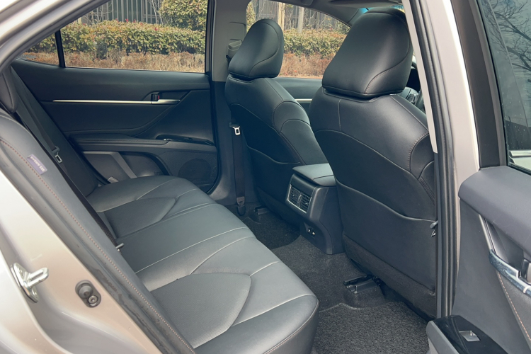 丰田 凯美瑞 2021款 2.5G 豪华版中控内饰7004