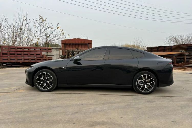 小鹏P7 2023款 P7i 702 Pro车身外观6005