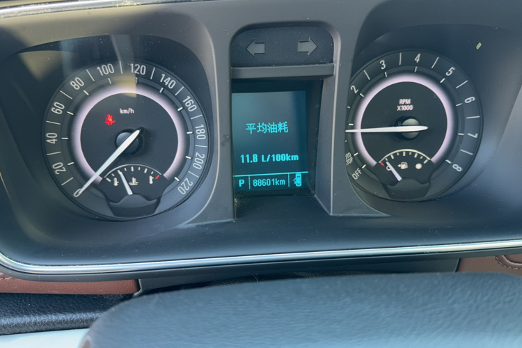 别克GL8 2018款 28T 尊贵型 国VI中控内饰15