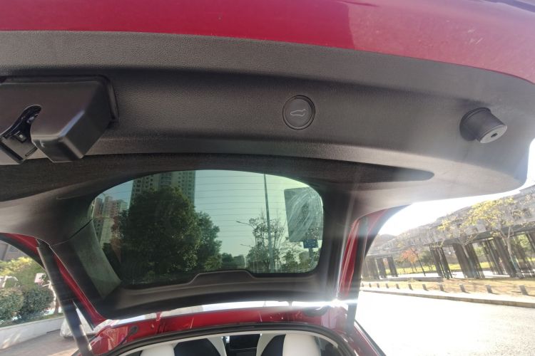 特斯拉 Model Y 2022款 Performance高性能全轮驱动版中控内饰7006