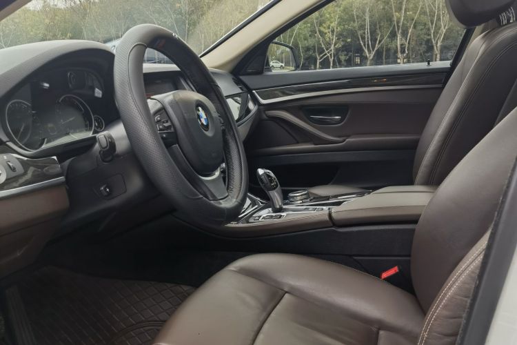 宝马5系 2017款 525Li 豪华设计套装中控内饰7004