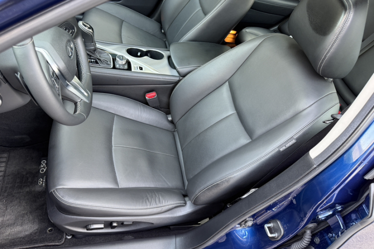 英菲尼迪Q50L 2018款 2.0T 逸享版 国VI中控内饰7001