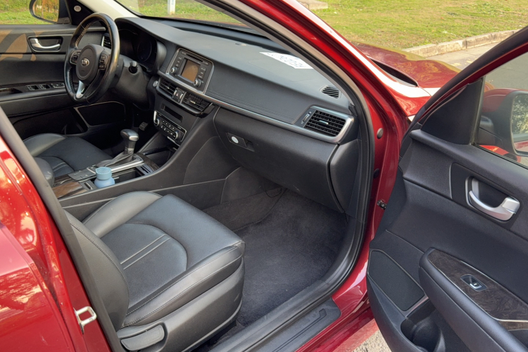 起亚K5 2016款 2.0L 自动LUX中控内饰7005