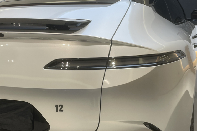 阿维塔12 2025款 Ultra增程版车身外观6012