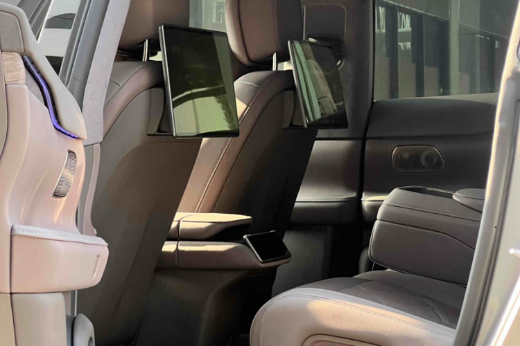 蔚来ET7 2024款 75kWh 行政签名版中控内饰7005