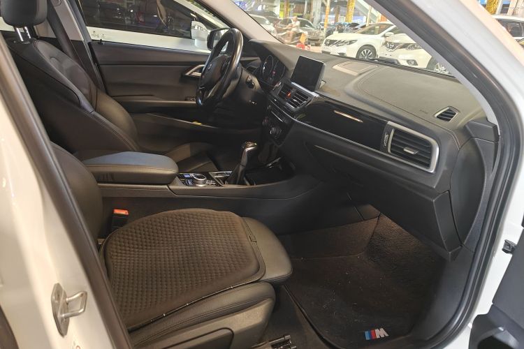 宝马1系 2017款 118i 设计套装型中控内饰7002