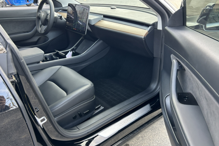 特斯拉 Model 3 2020款 标准续航后驱升级版中控内饰7008