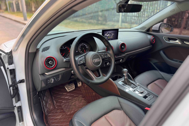 奥迪A3 2020款 Sportback 35 TFSI 风尚型 国VI中控内饰7010