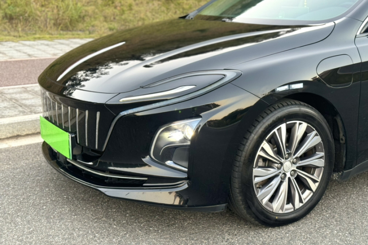 红旗E-QM5 2022款 431km 充电乐享版车身外观6001