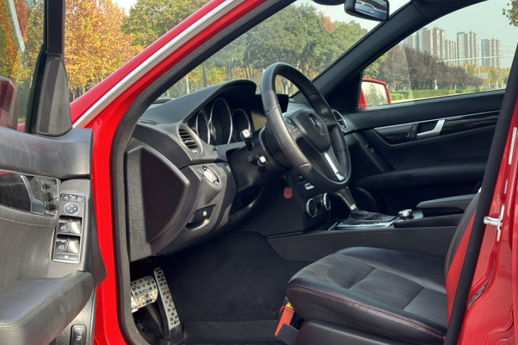 奔驰C级 2013款 C 300 运动型 Grand Edition中控内饰7001