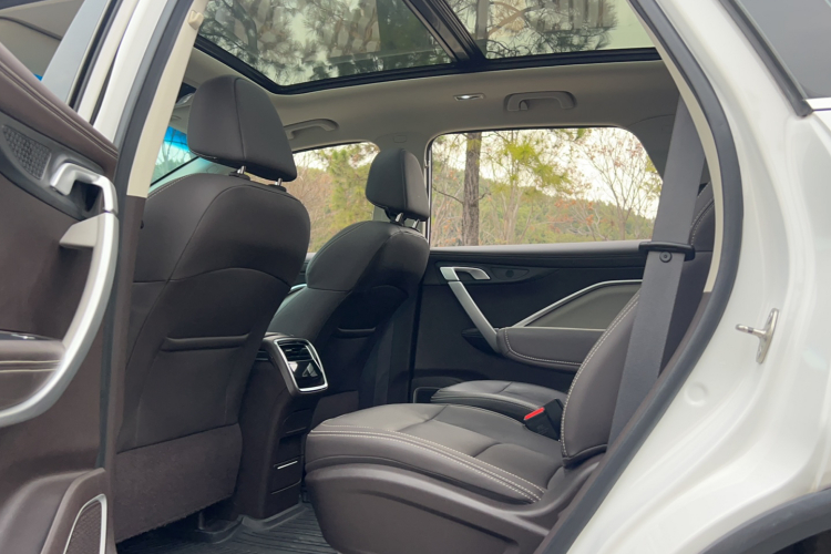 吉利汽车 嘉际 2021款 1.8TD DCT豪华型中控内饰7005