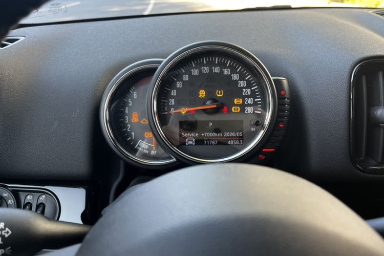 MINI Countryman 2017款 1.5T COOPER ALL4中控内饰15