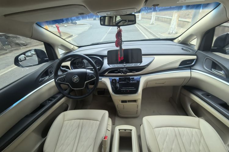 别克GL8 2023款 陆上公务舱 652T 豪华型中控内饰7003