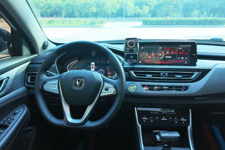 长安CS75 2021款 荣耀百万版 280T DCT豪华型中控内饰7002