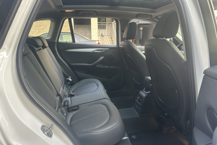 宝马X1 2019款 sDrive20Li 领先型中控内饰7010