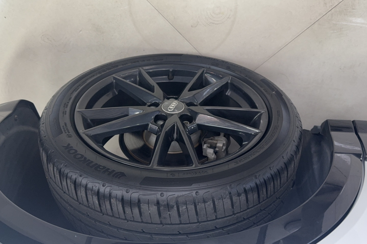 奥迪Q2L 2020款 35 TFSI 进取动感型局部细节9001