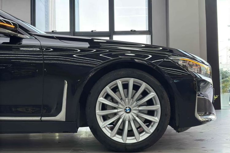 宝马7系 2021款 730Li 豪华套装车身外观6001