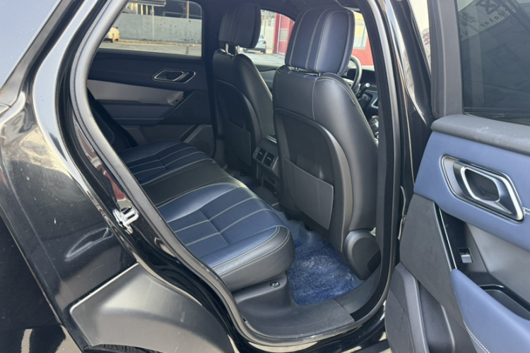 路虎 揽胜星脉 2022款 250PS 熠金珍藏版中控内饰7003