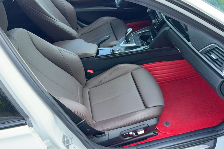 宝马3系 2019款 320Li M运动套装局部细节41