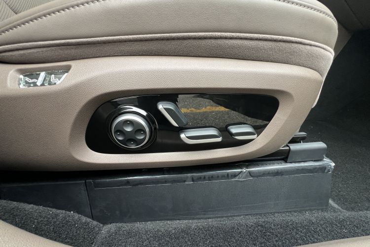 鸿蒙智行 智界R7 2025款 增程 251km Max中控内饰7009