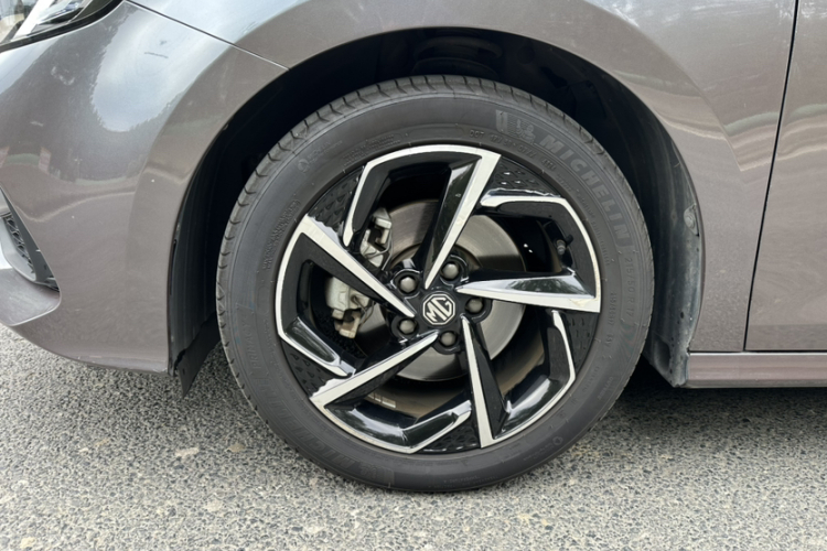 名爵 MG5 2021款 300TGI DCT青奢旗舰版车身外观6012