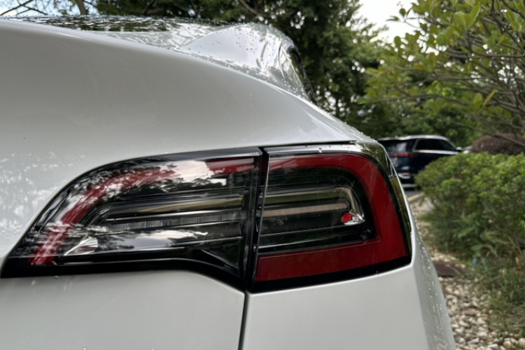 特斯拉 Model Y 2021款 长续航全轮驱动版 3D7车身外观6002