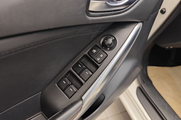 马自达 阿特兹 2015款 2.0L 蓝天尊贵版中控内饰7002