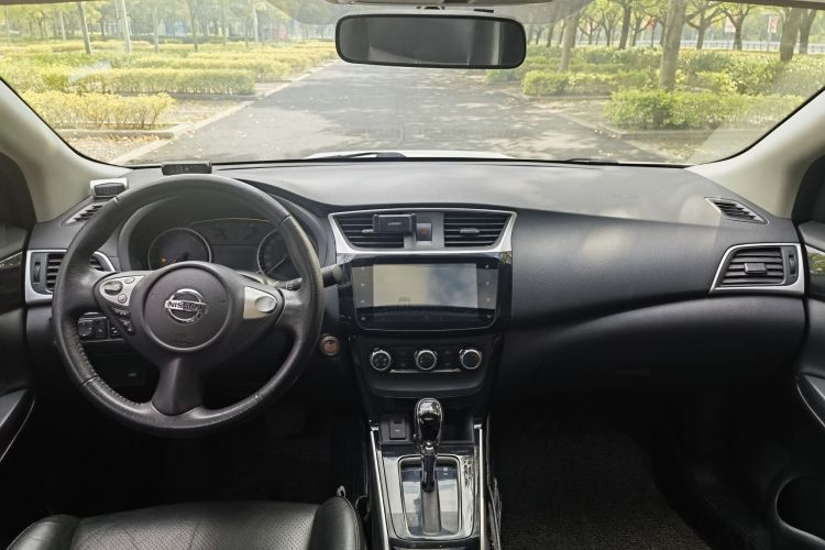 日产 轩逸 2019款 1.6XV CVT智联尊享版 国VI中控内饰7004