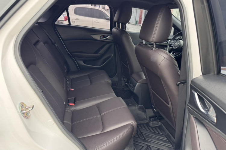 马自达CX-4 2020款 2.0L 自动两驱蓝天品位版中控内饰7004