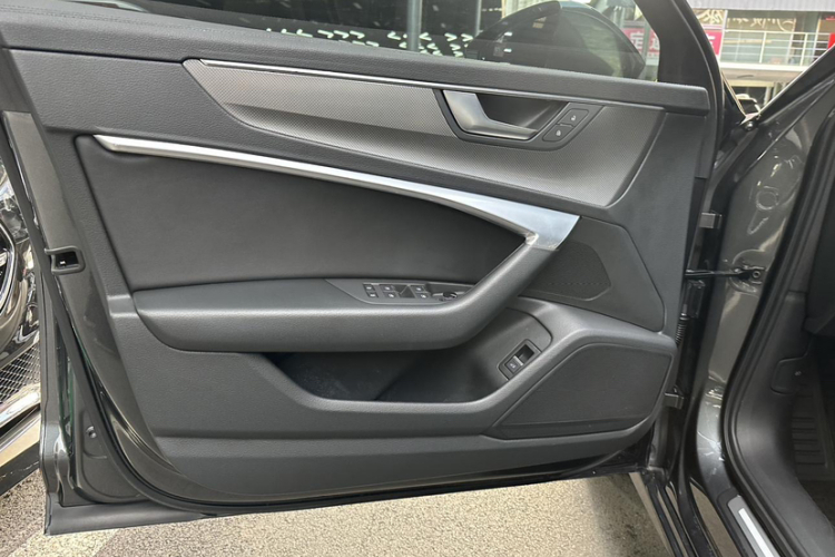 奥迪A6L 2019款 45 TFSI quattro 尊享动感型中控内饰7014