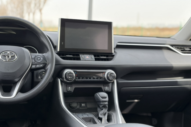 丰田 RAV4荣放 2022款 2.0L CVT两驱风尚版中控内饰7001