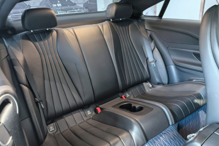 奔驰E级(进口) 2023款 E 260 轿跑车中控内饰7010