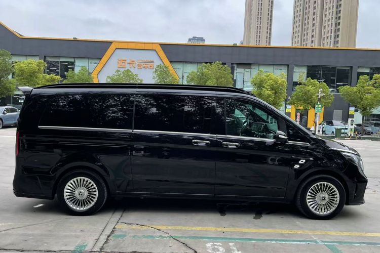 奔驰 威霆 2023款 2.0T 精英版 7座车身外观6004