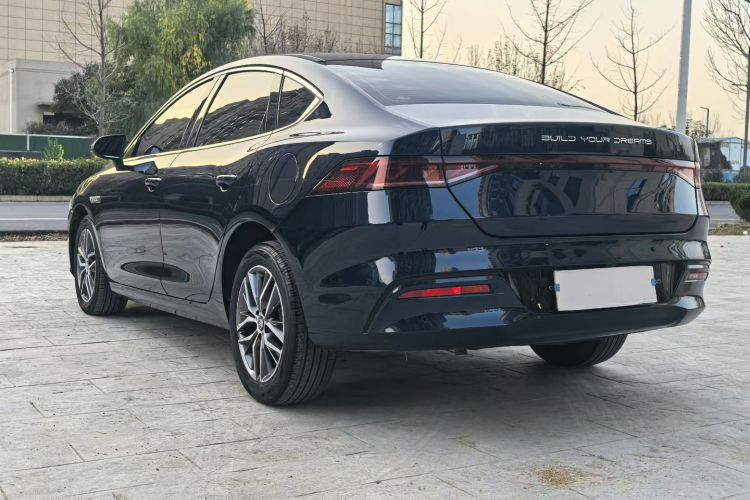 比亚迪 秦PLUS 2024款 荣耀版 DM-i 120KM领先型车身外观6008