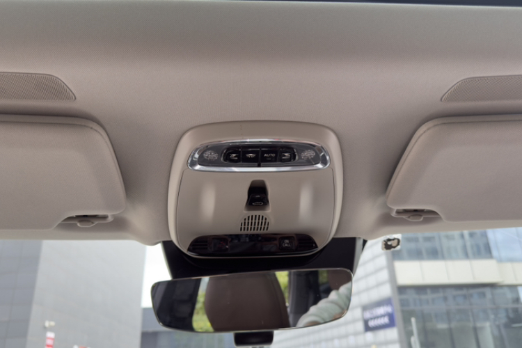 沃尔沃XC90 2018款 T6 智逸版 7座中控内饰7006