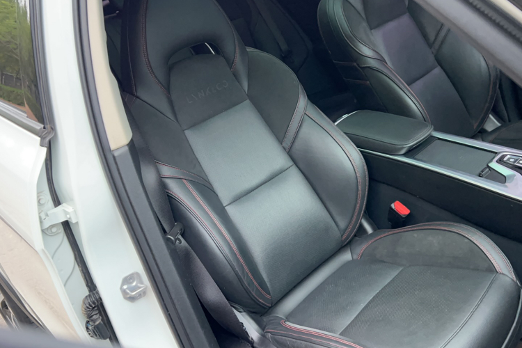 领克01 2017款 2.0T 四驱劲Pro版局部细节41