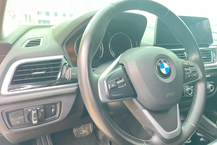 宝马1系 2021款 改款 120i M运动版中控内饰7007