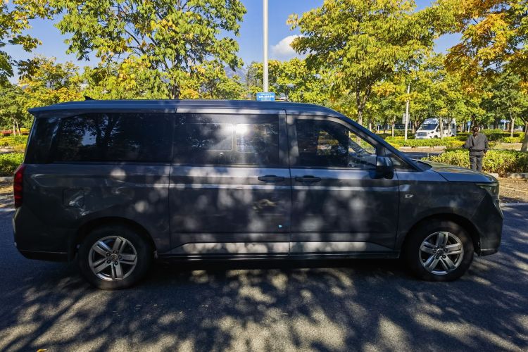 五菱汽车 五菱征程 2021款 1.5T 手动豪华型车身外观6007