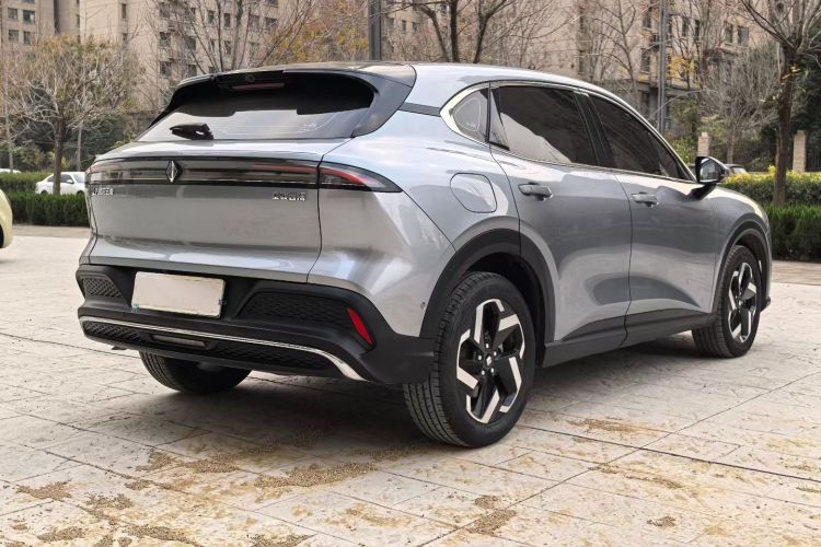 宝骏云海 2024款 140km 插混版车身外观6006