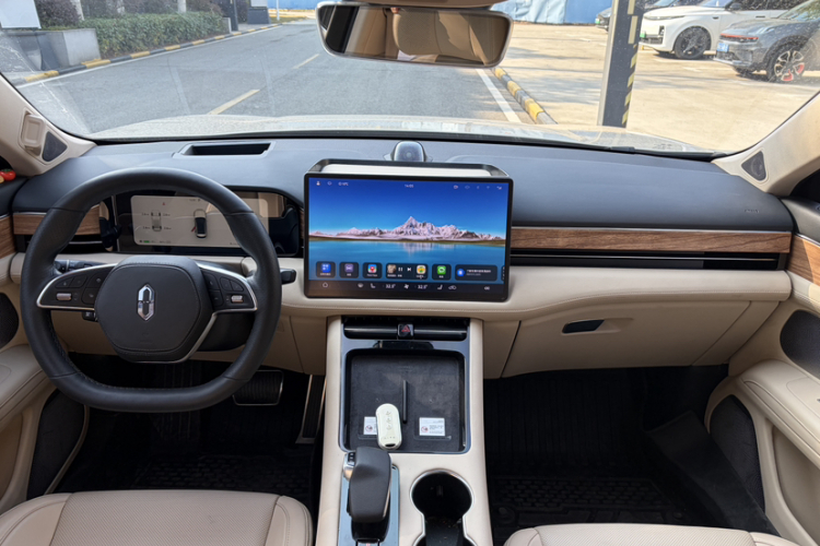 鸿蒙智行 问界M5 2022款 纯电后驱标准版中控内饰7003