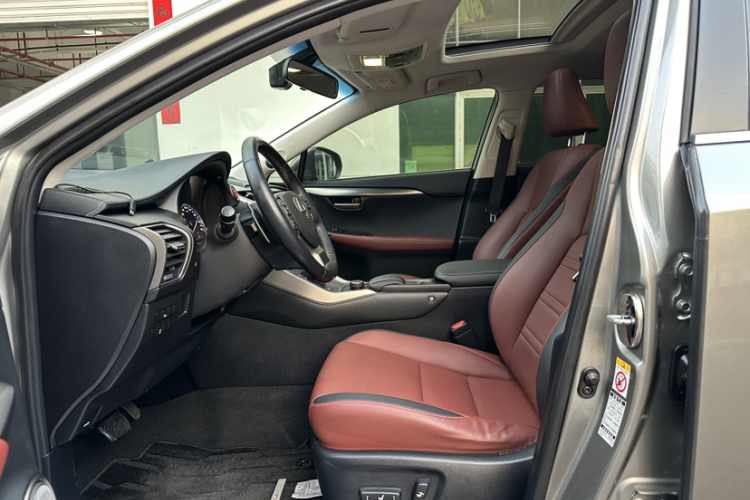 雷克萨斯NX 2015款 200t 全驱 锋尚版中控内饰7004